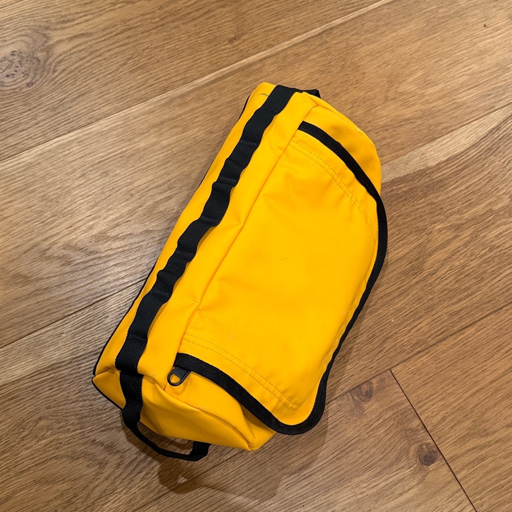 The North Face Black and Yellow Toiletry Bag - Picture 4 of 6